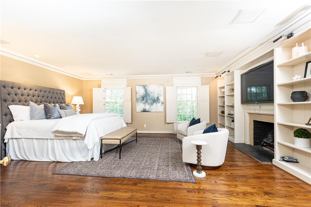170 W Paces Ferry Road NW