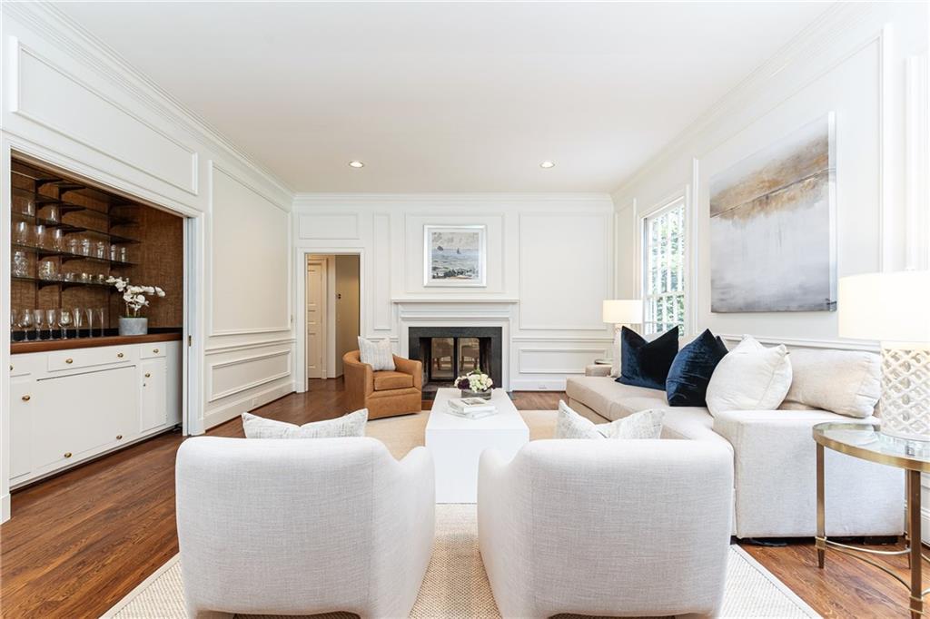 170 W Paces Ferry Road NW