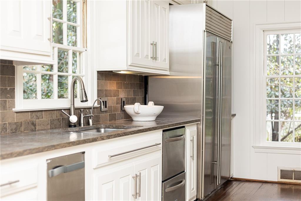170 W Paces Ferry Road NW