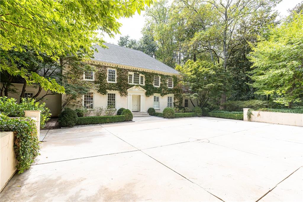 170 W Paces Ferry Road NW