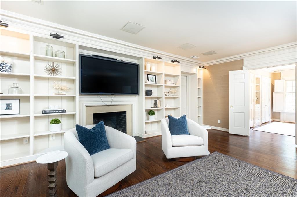 170 W Paces Ferry Road NW