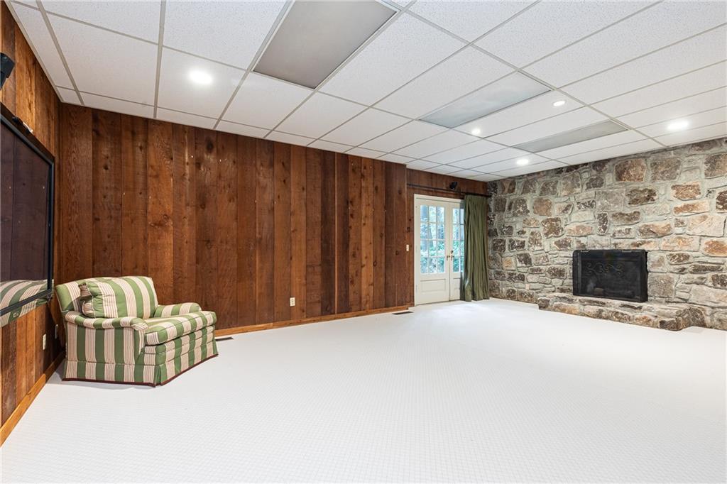 170 W Paces Ferry Road NW