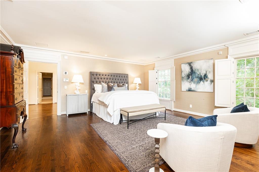 170 W Paces Ferry Road NW