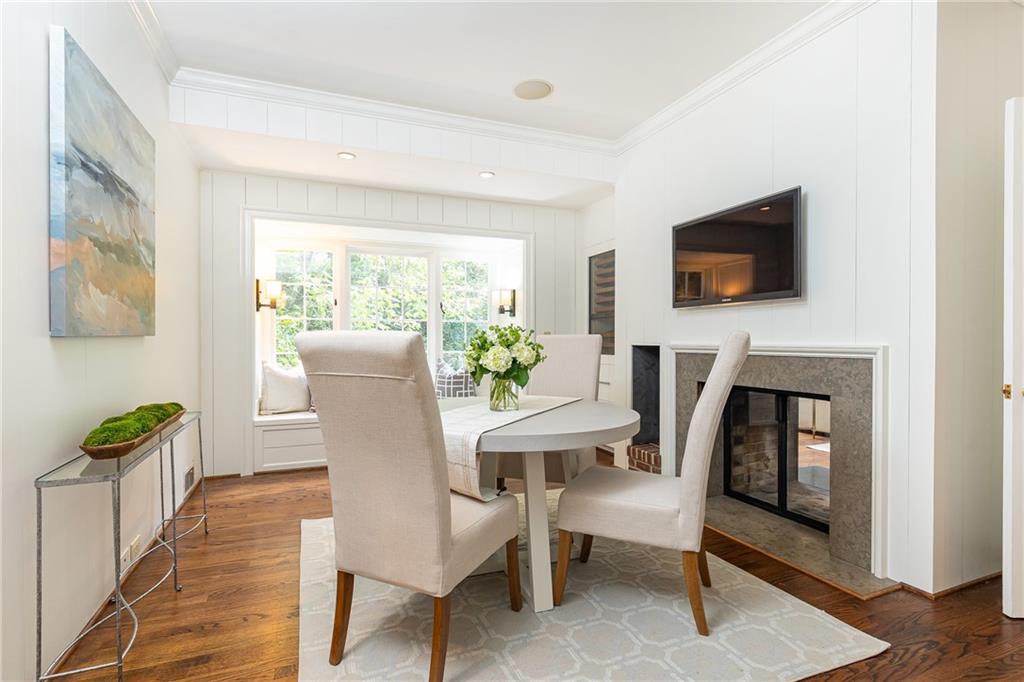 170 W Paces Ferry Road NW