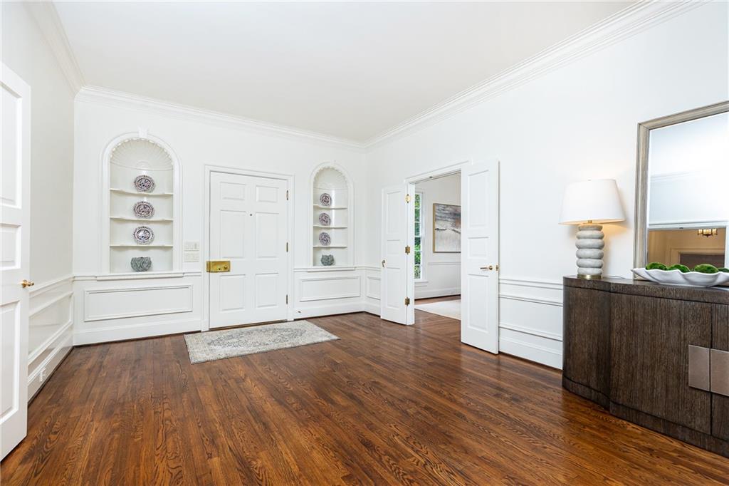 170 W Paces Ferry Road NW