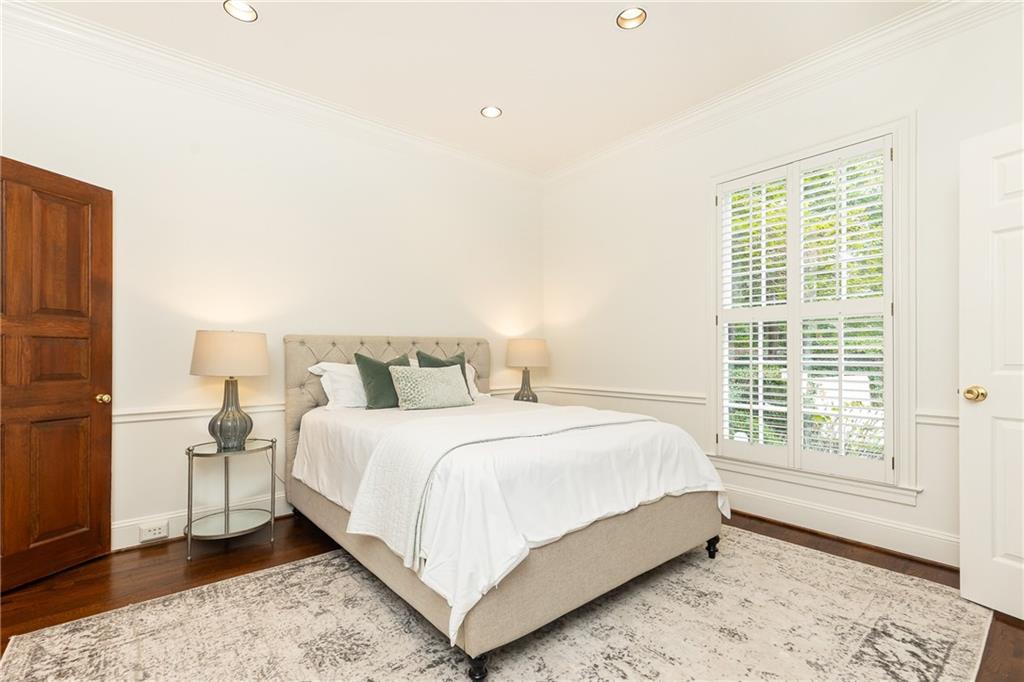 170 W Paces Ferry Road NW