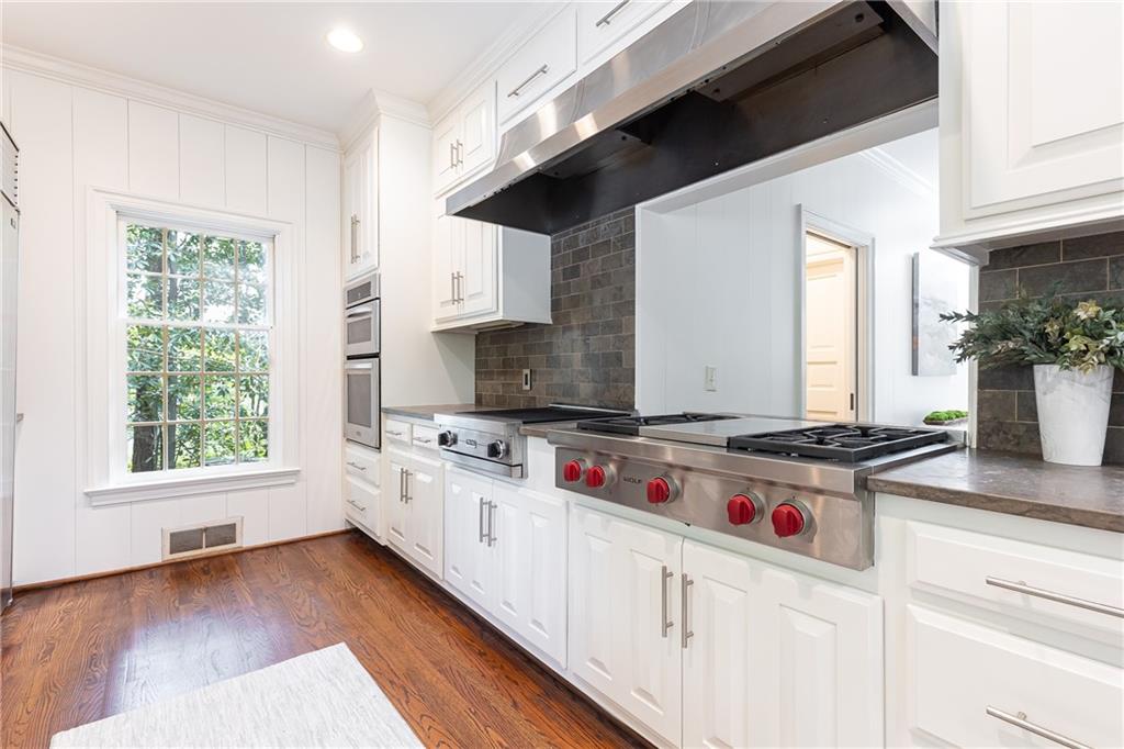 170 W Paces Ferry Road NW