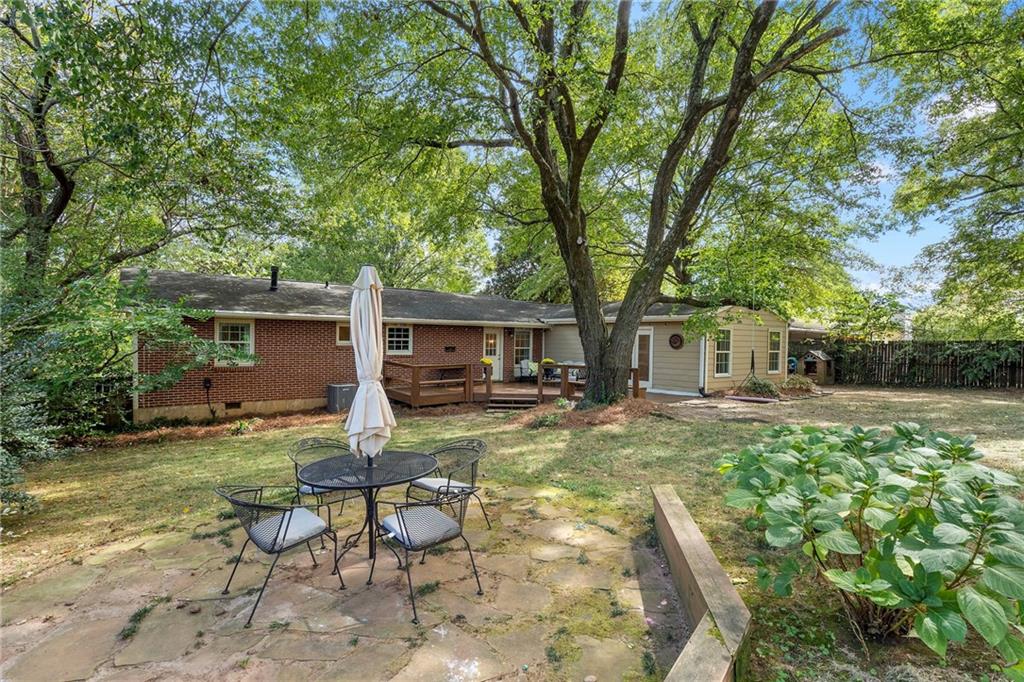 2870 Strathmoor Road SE