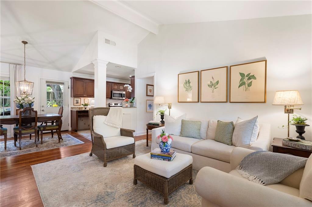 2870 Strathmoor Road SE