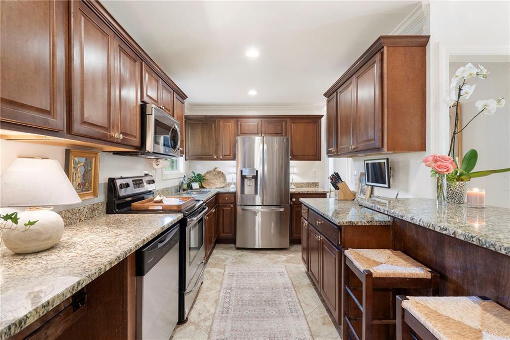 2870 Strathmoor Road SE