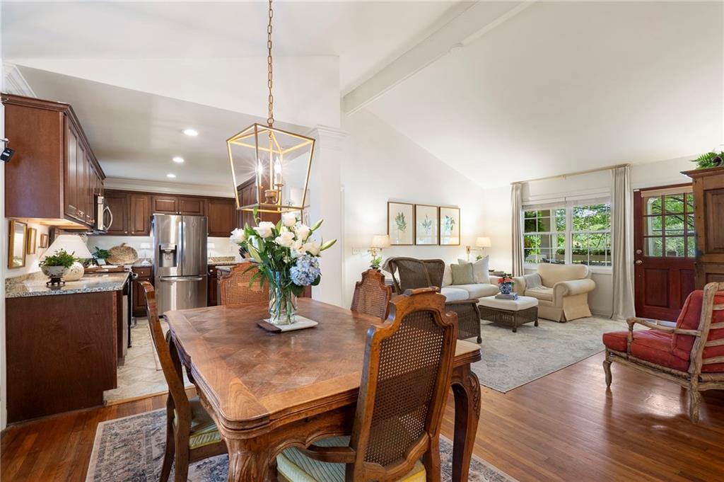 2870 Strathmoor Road SE