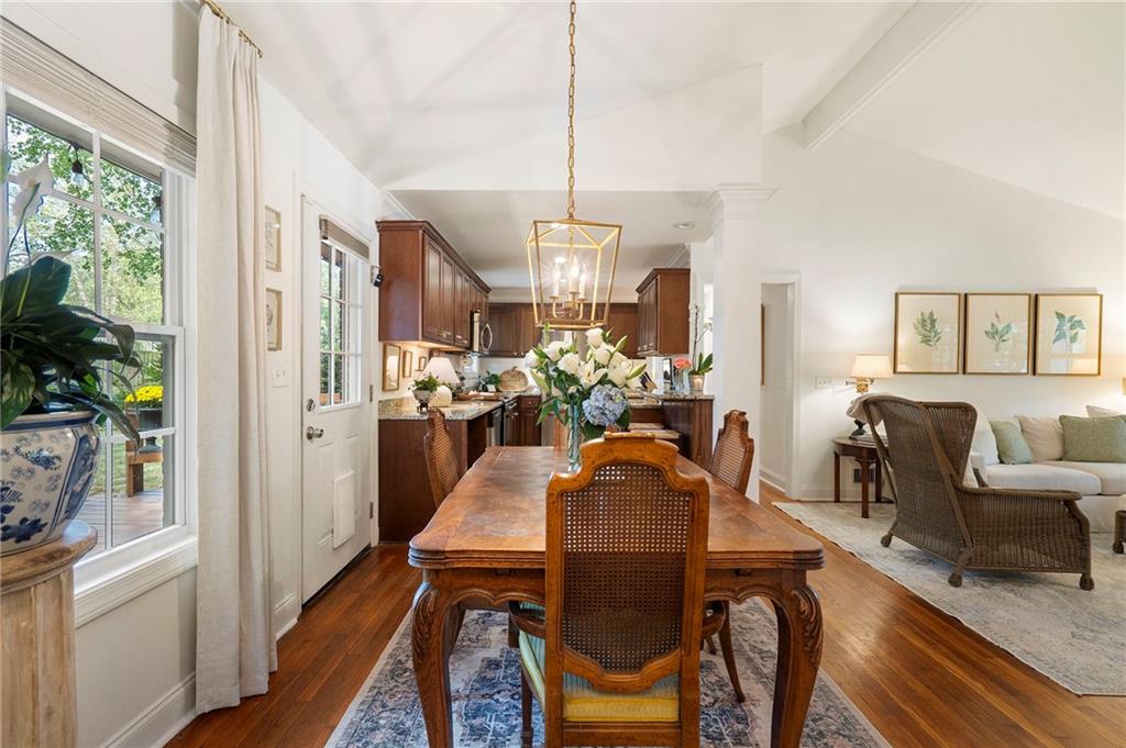 2870 Strathmoor Road SE