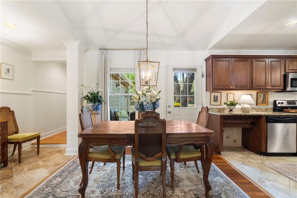 2870 Strathmoor Road SE