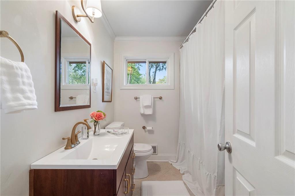 2870 Strathmoor Road SE