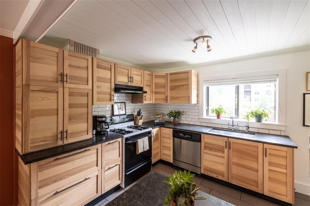 106 Ardmore Place NW Unit 3