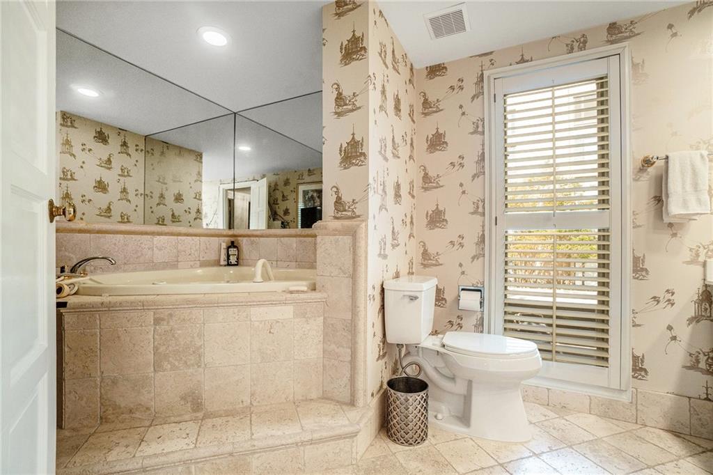 2769 Peachtree Road NE Unit 6
