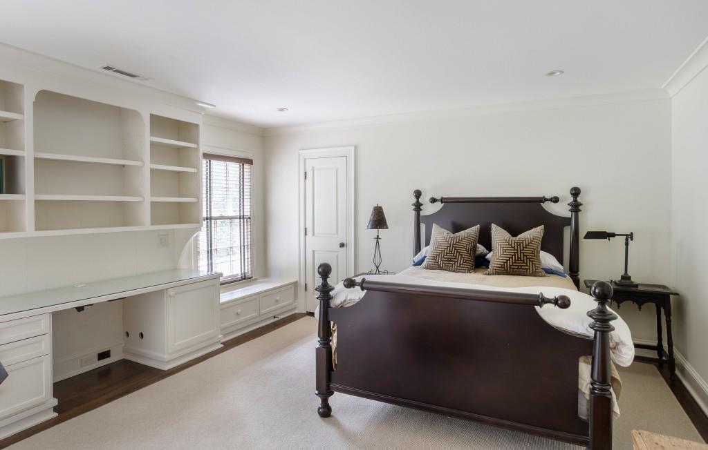 3741 Dumbarton Road NW