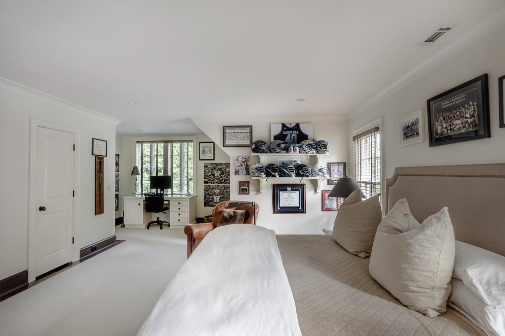 3741 Dumbarton Road NW