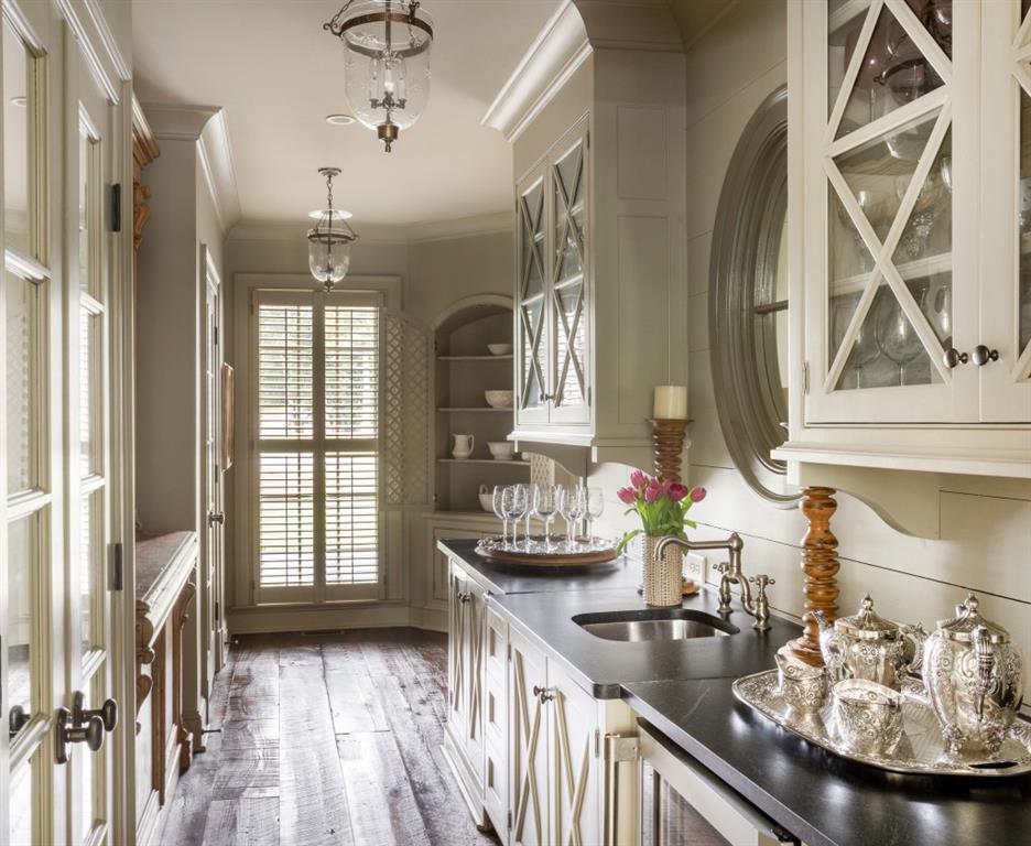 3741 Dumbarton Road NW