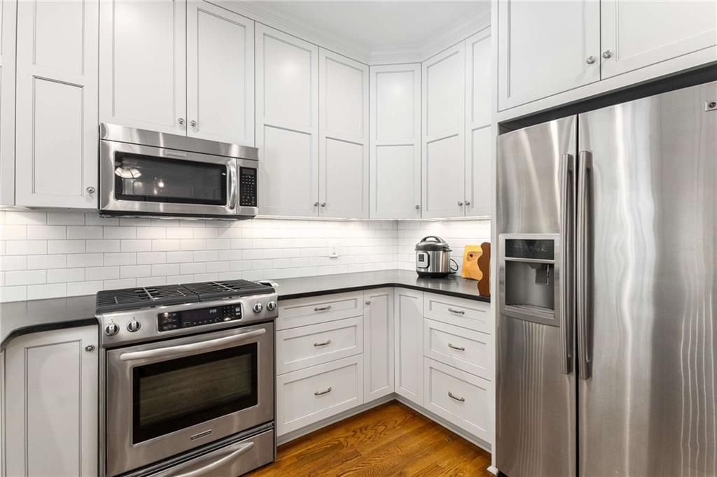 11 Pointe Terrace SE