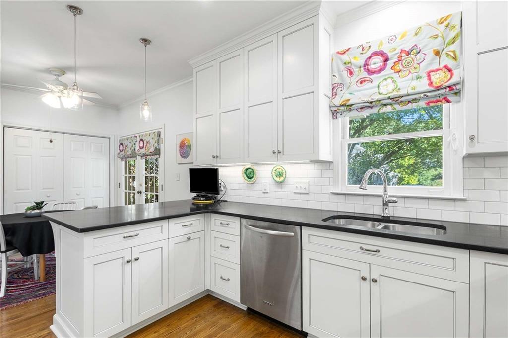 11 Pointe Terrace SE