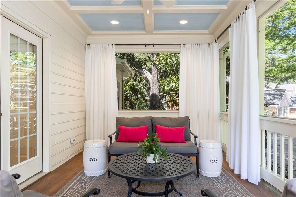 11 Pointe Terrace SE