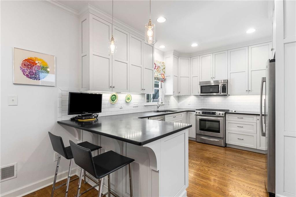 11 Pointe Terrace SE