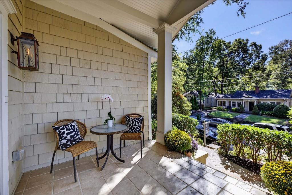 918 Highland View NE