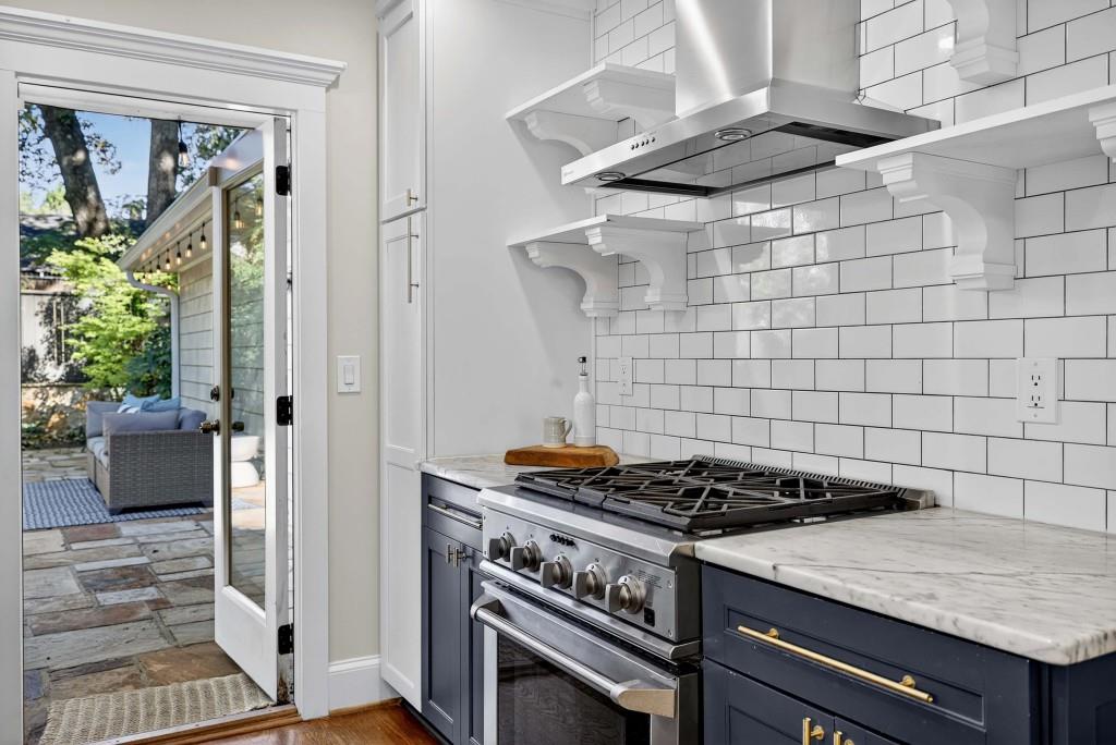 918 Highland View NE