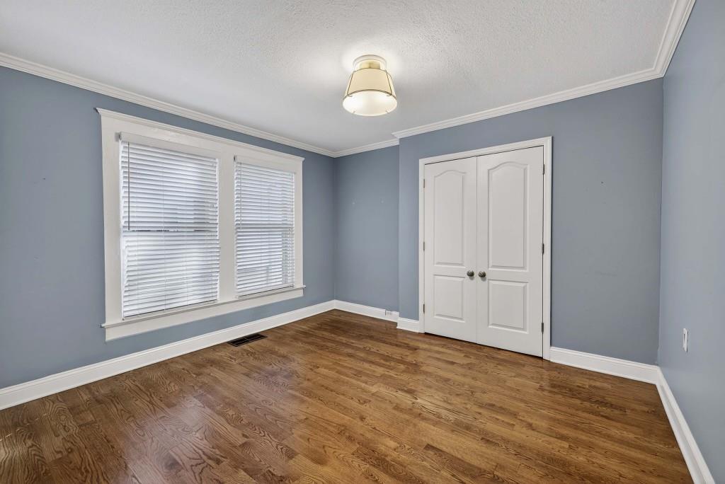 918 Highland View NE