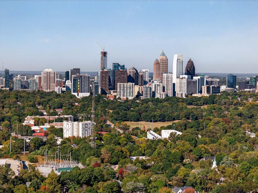 918 Highland View NE