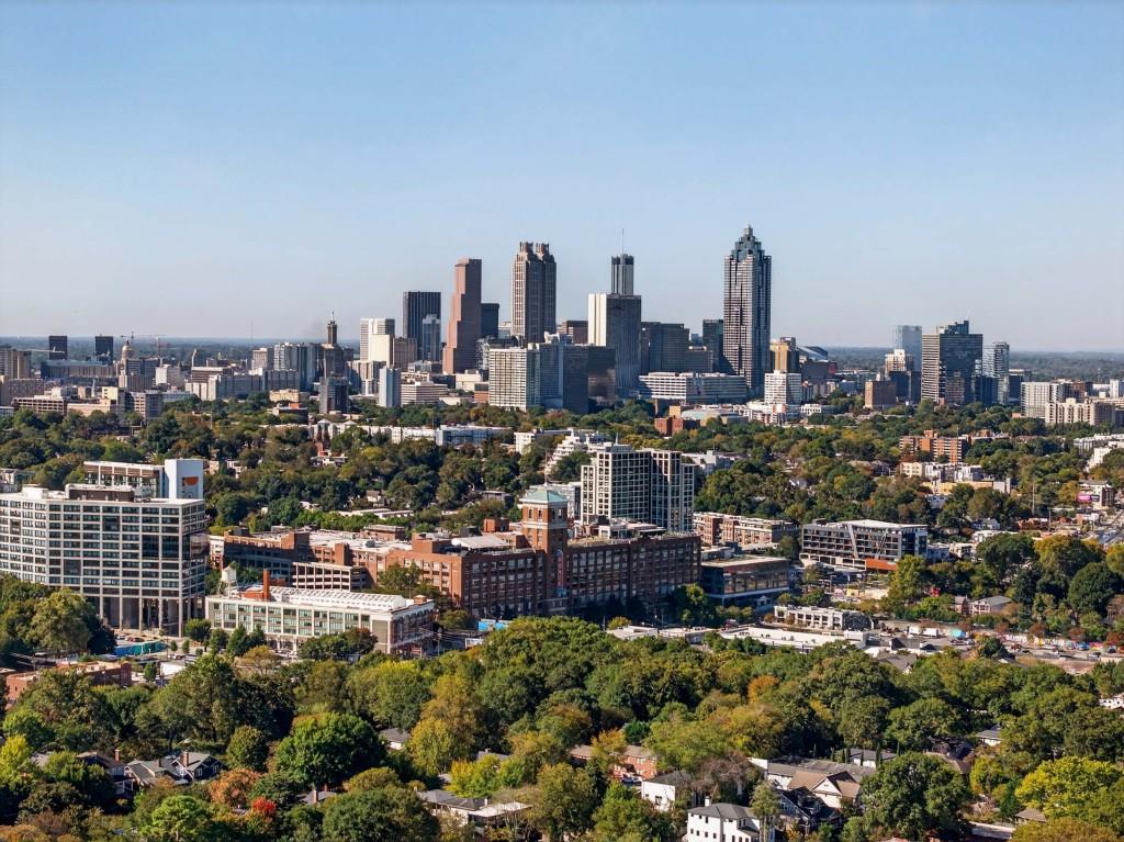 918 Highland View NE