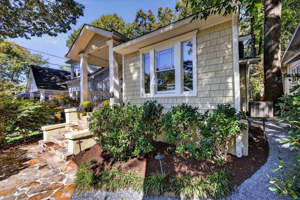 918 Highland View NE