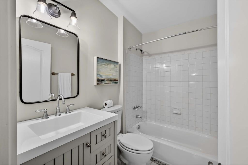 918 Highland View NE