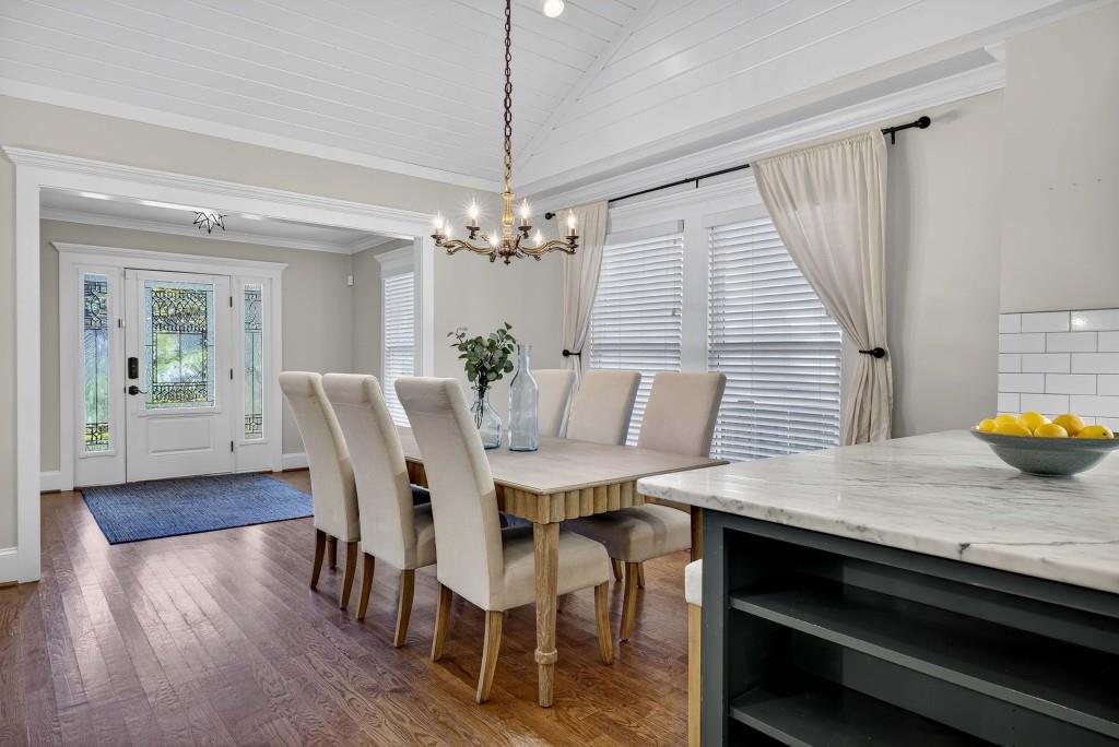 918 Highland View NE