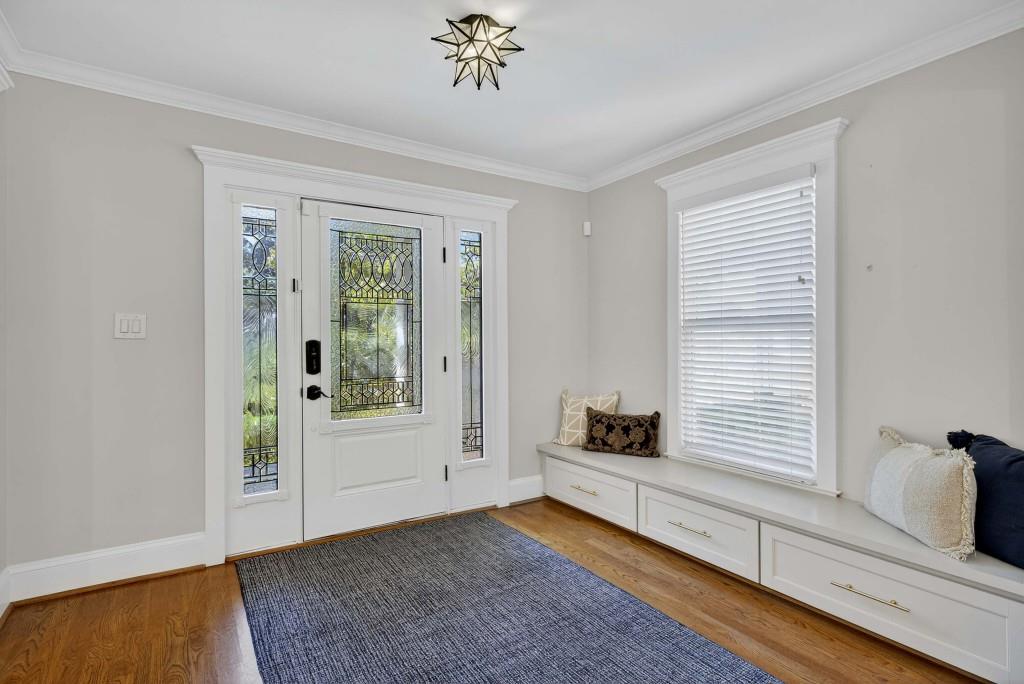 918 Highland View NE