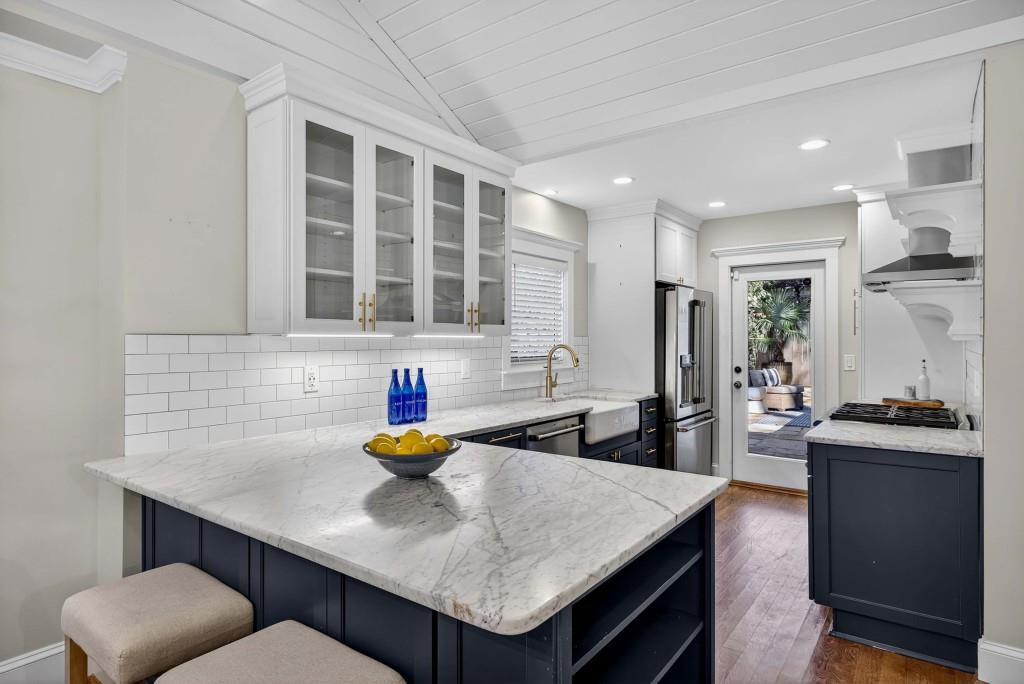 918 Highland View NE