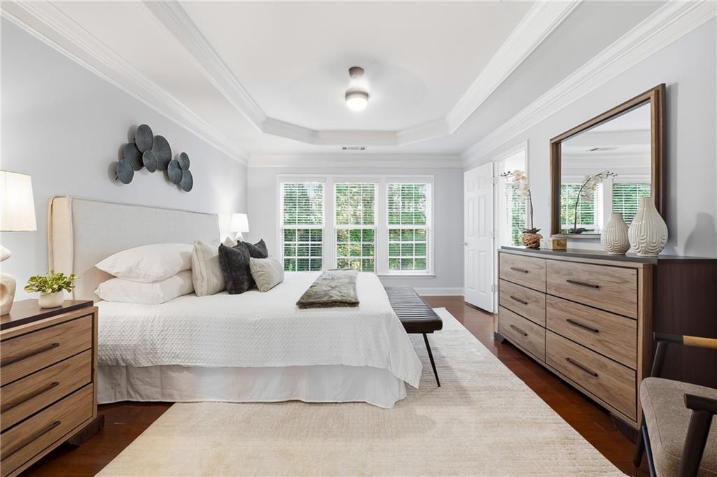 3655 E Paces Walk NE