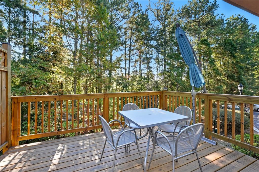 3655 E Paces Walk NE