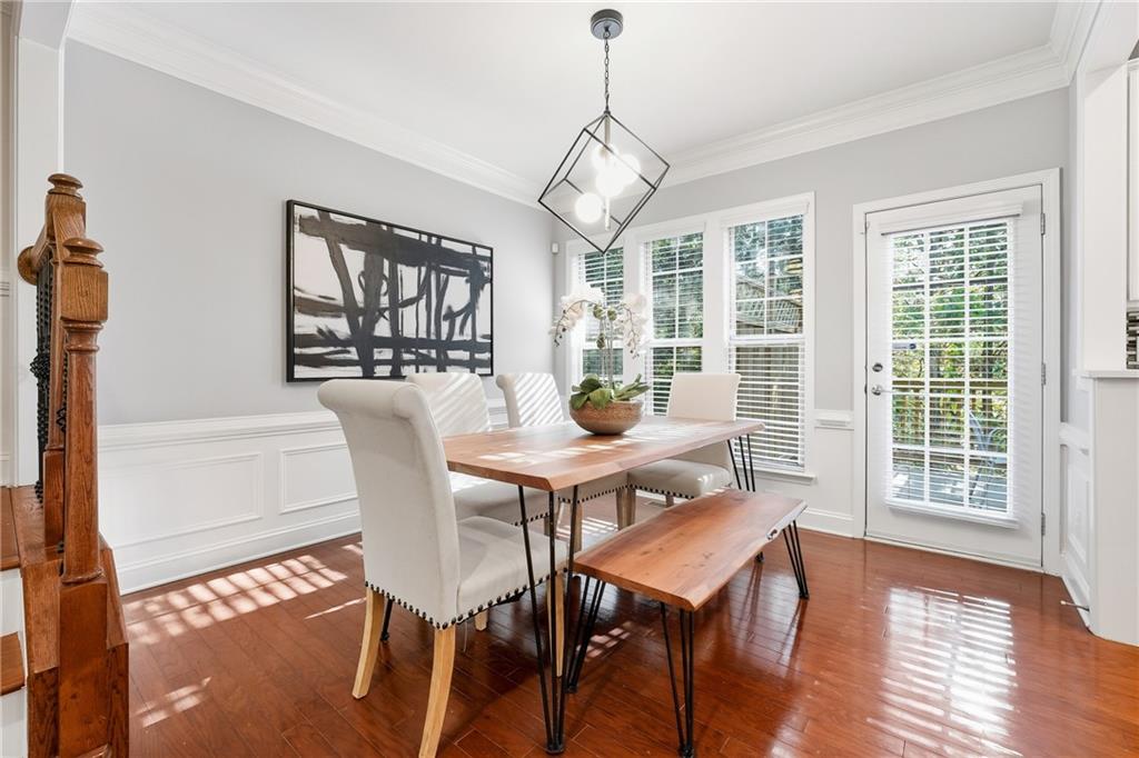 3655 E Paces Walk NE