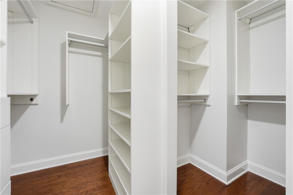 3655 E Paces Walk NE