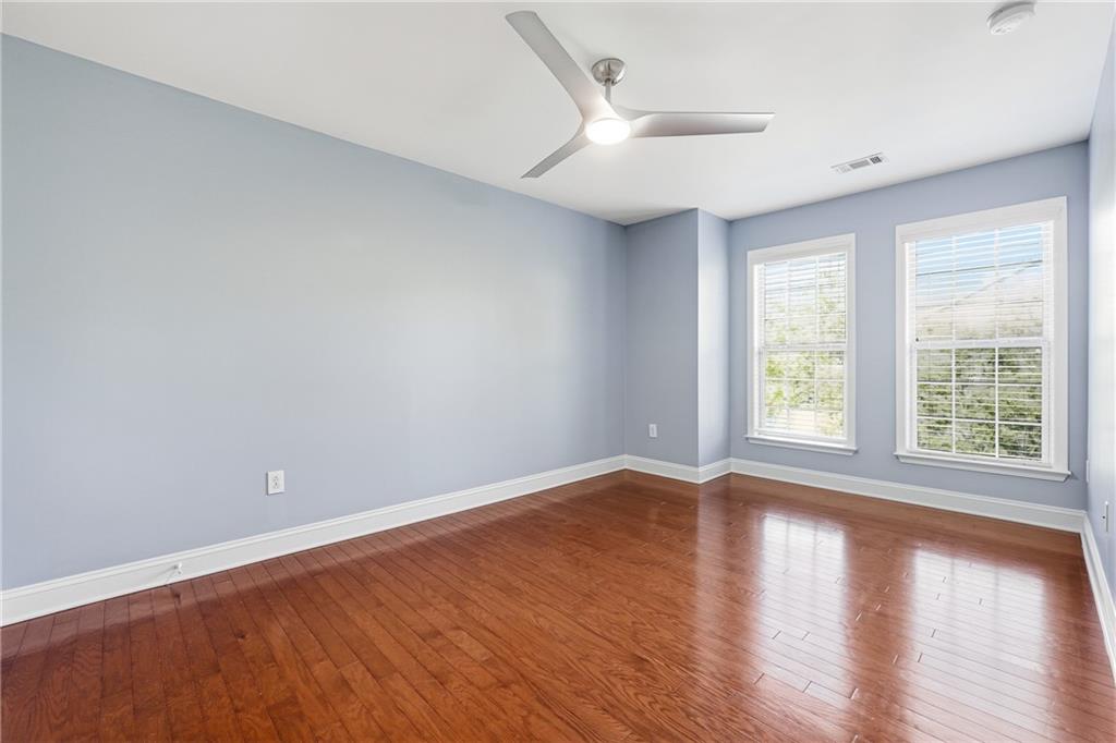 3655 E Paces Walk NE