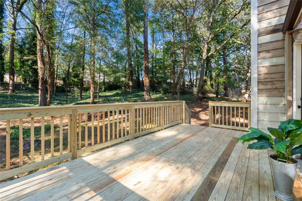 163 Castleair Court NE