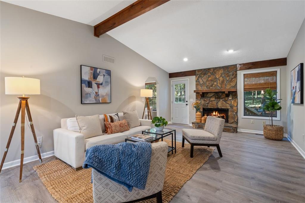 163 Castleair Court NE