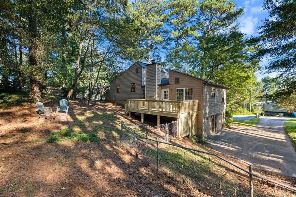 163 Castleair Court NE