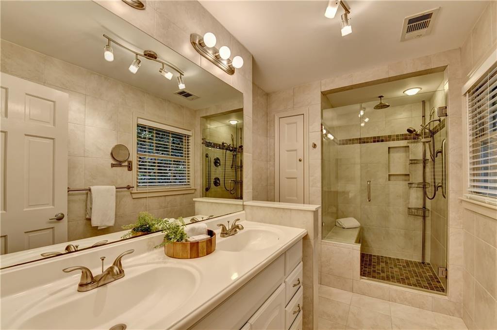 1330 Hampton Hall Drive NE