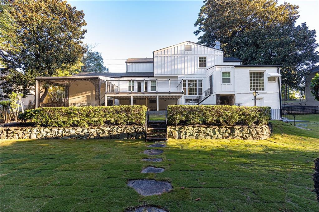 200 W Paces Ferry Road NW