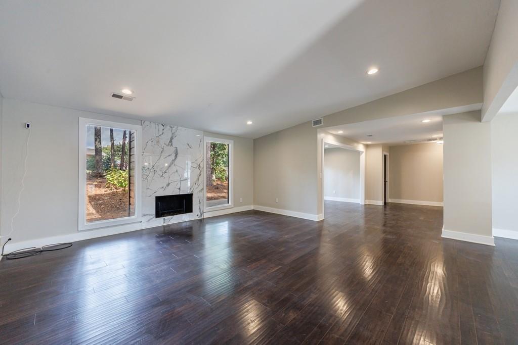 51 Holt Road