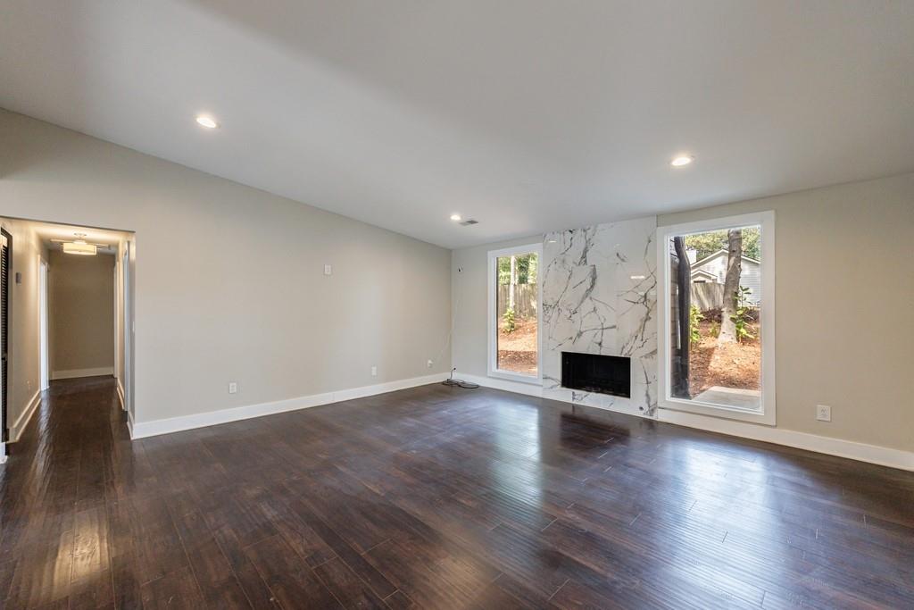 51 Holt Road