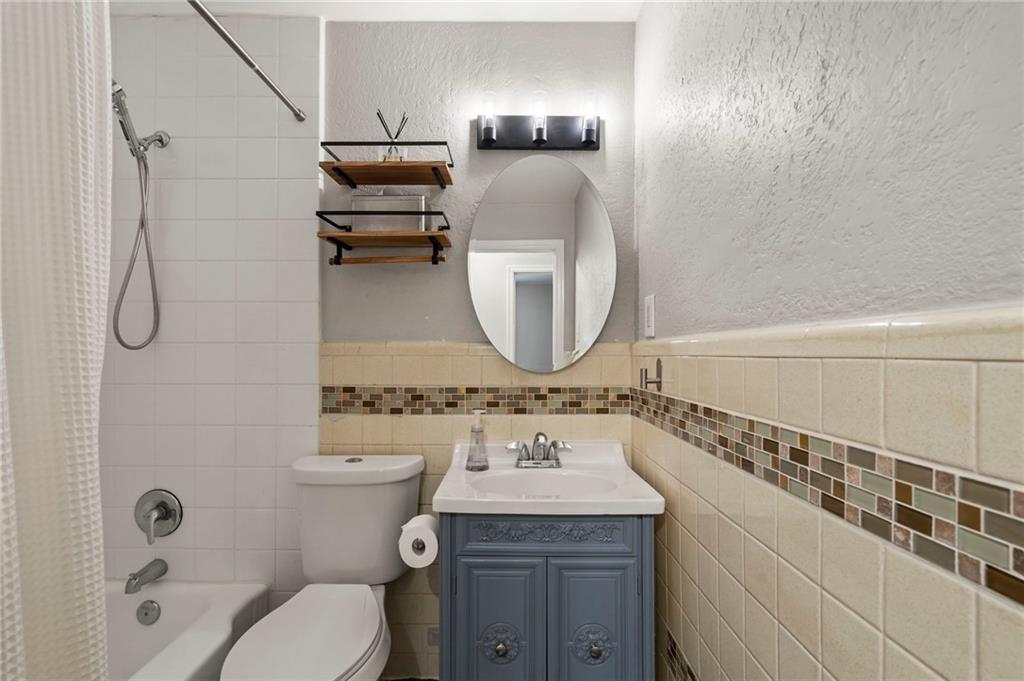 3235 Woodview Drive SE